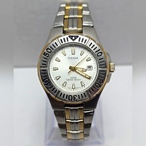 Womens Pulsar VX82-X310 Diver Style Date Watch Gold Silver Two Toned New Battery